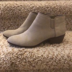 Barely worn suede booties sam Edelman circus